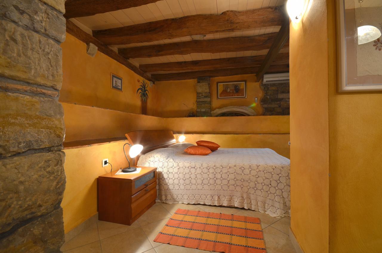 Bella Vista Apartments Motovun Bagian luar foto