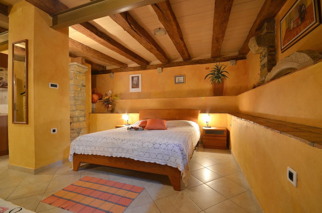 Bella Vista Apartments Motovun Bagian luar foto