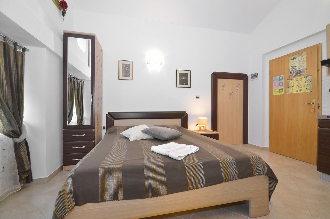 Bella Vista Apartments Motovun Bagian luar foto